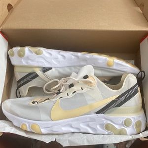 Nike React Element 55 Sz 13 Men/ 14.5 Women. Great Condition!